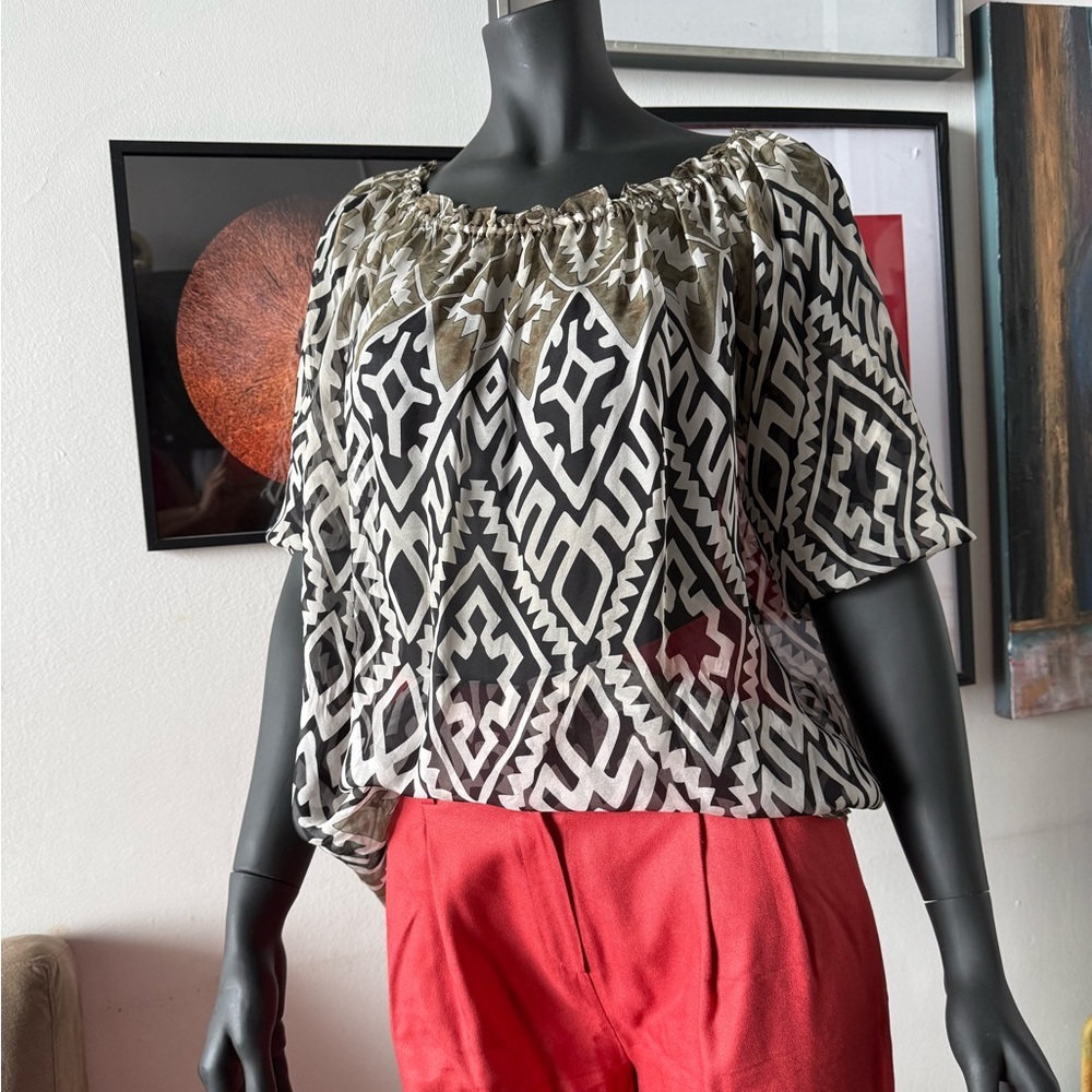 Stylish Black,White and olive green Off-Shoulder Top - Picture 2 of 5